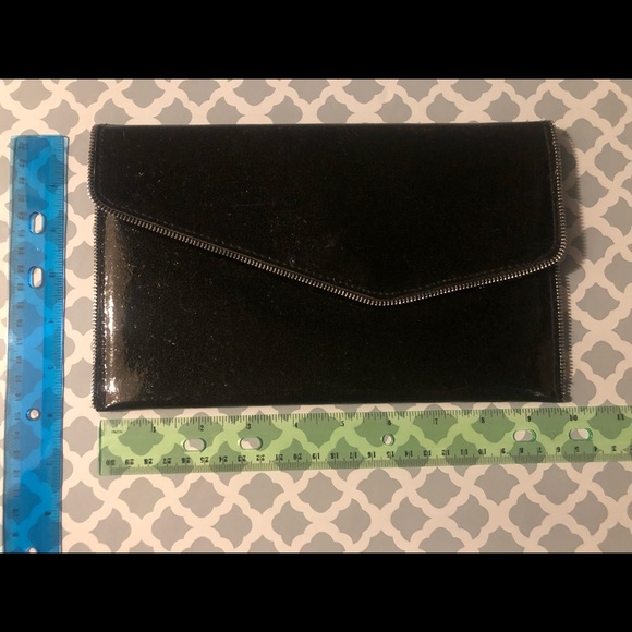 Sleek & Edgy Envelope Clutch in Graphite Black/Grey & Silver Metal - Picture 3 of 7